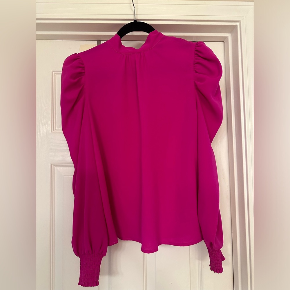 EUC hot pink blouse 🩷 size small